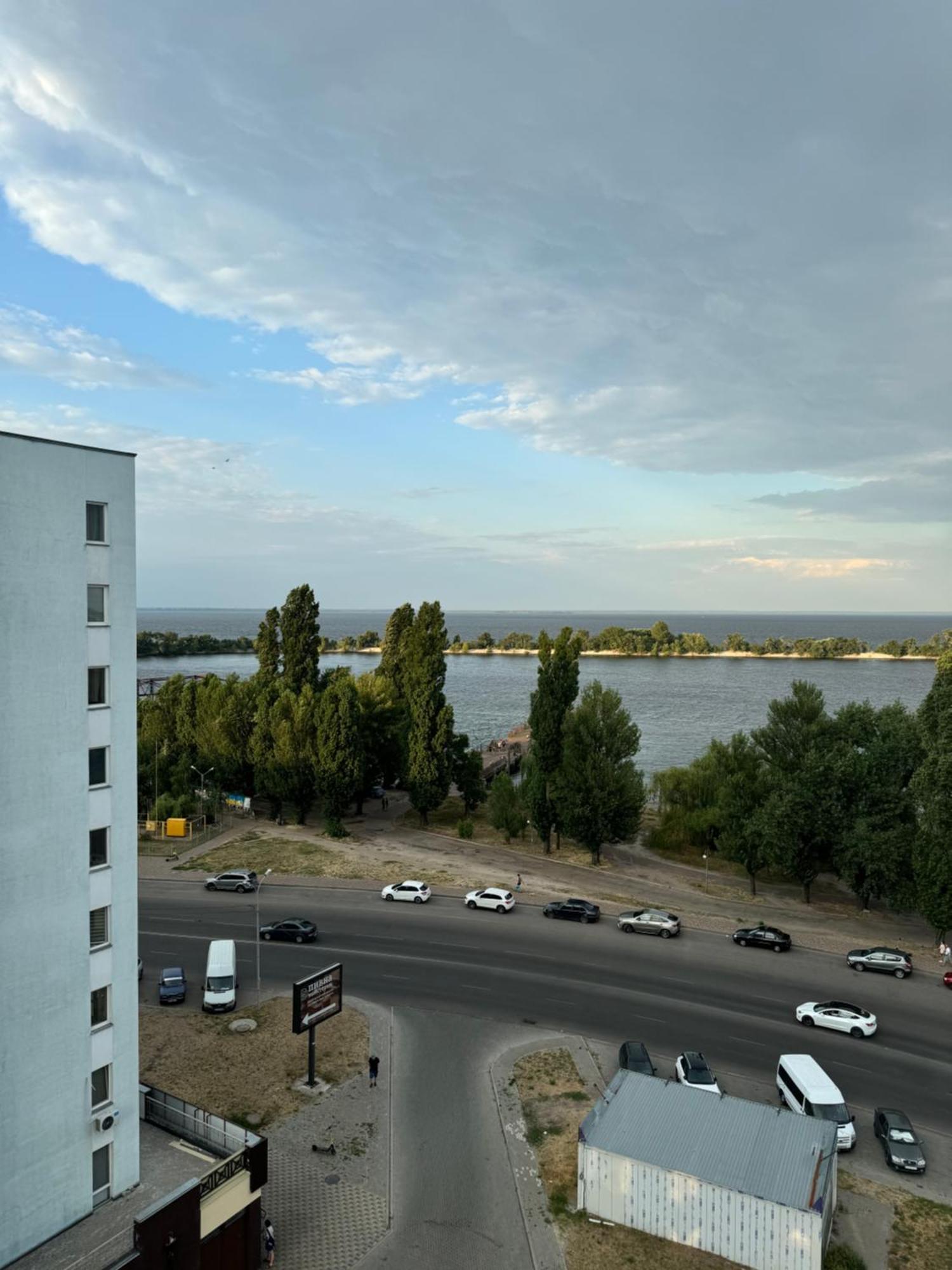стильна і сучасна з двома спальнями біля дніпра! *